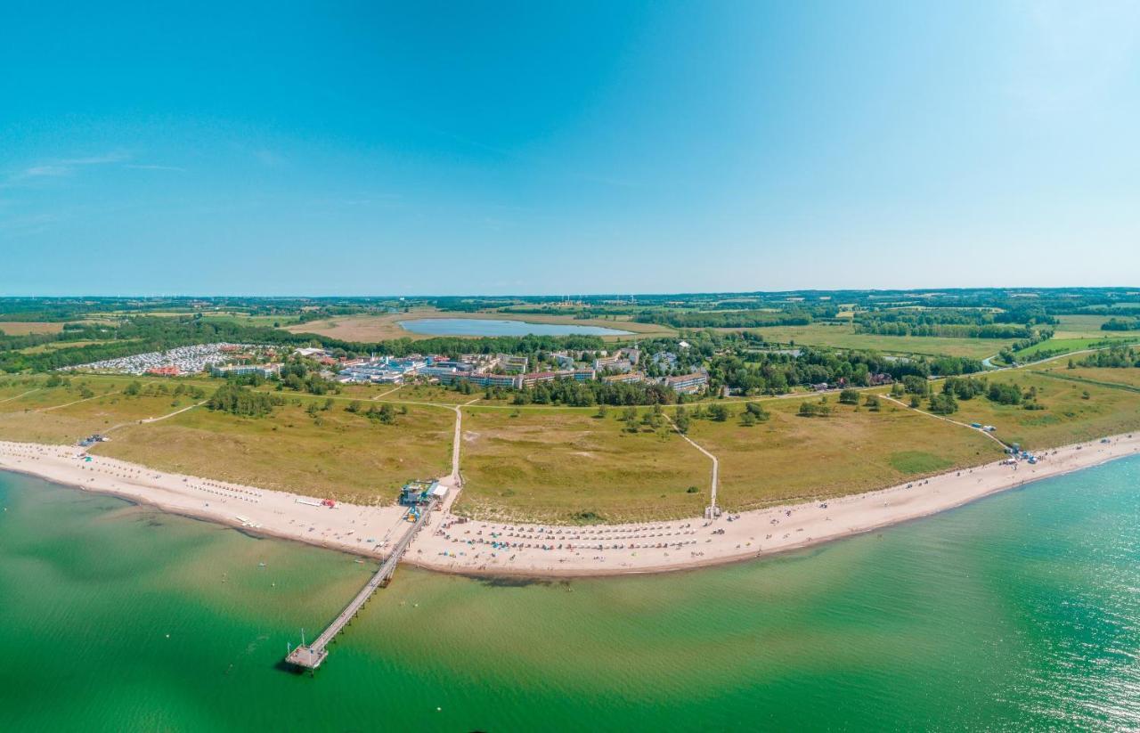 Отель Ferien- Und Freizeitpark Weissenhaeuser Strand Экстерьер фото